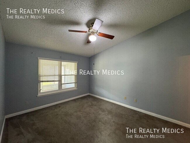 Building Photo - 3117 Bridgeford Dr