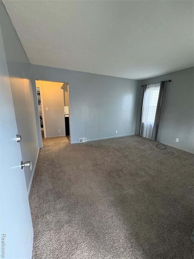 Building Photo - 11099 Studebaker Ave