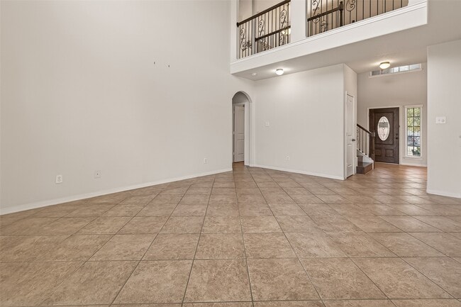 Building Photo - 24914 Diamond Ranch Dr