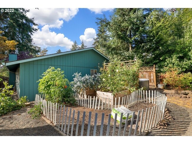 Building Photo - CHARMING HOME NEAR MULTNOMAH VILLAGE IN SW PORTLAND