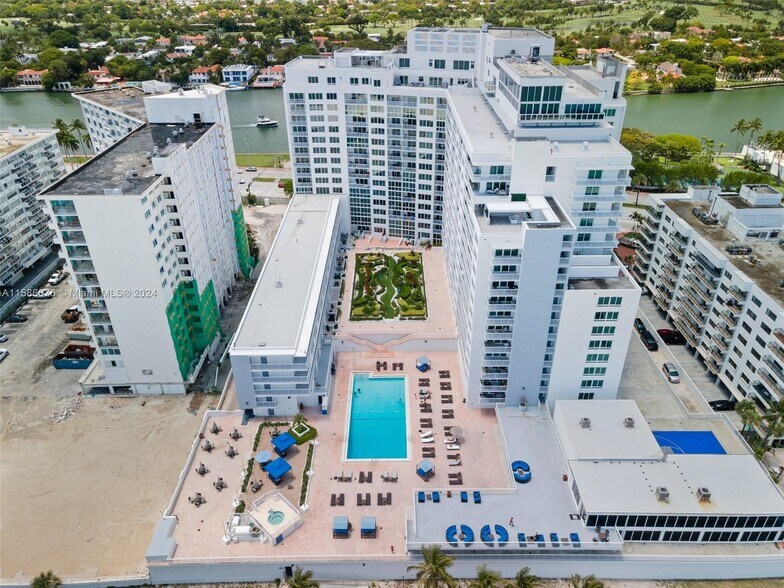 Building Photo - 5401 Collins Ave