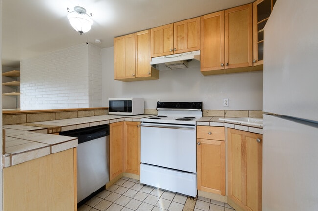 Building Photo - 901 5th Ave N