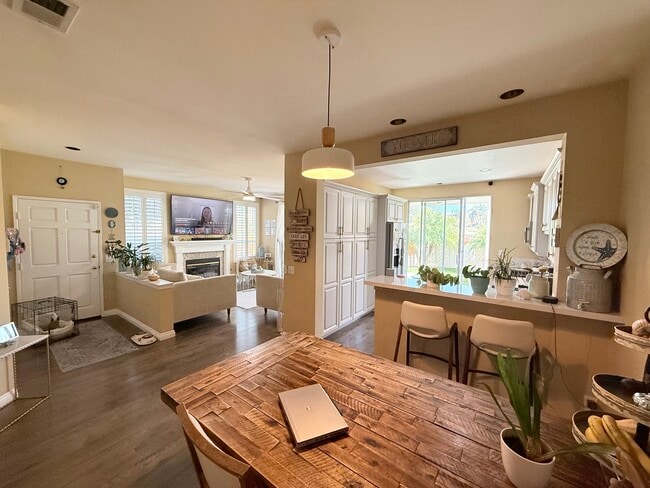 Building Photo - 2204 Lago Ventana