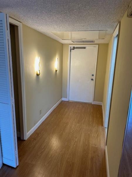 Building Photo - 3351 S Palm Aire Dr