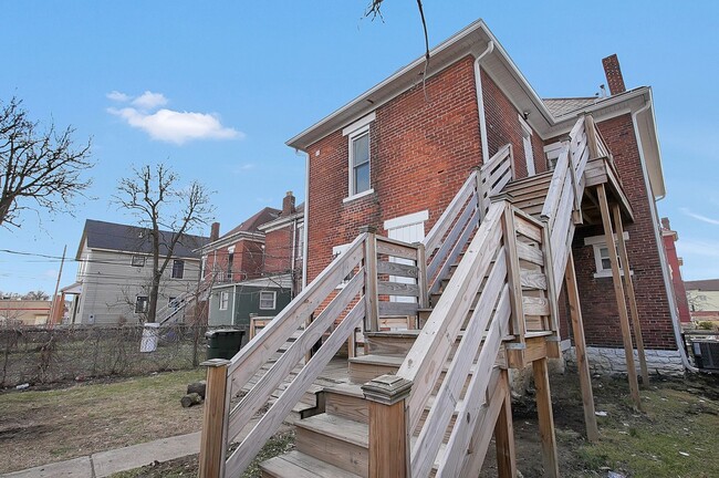 Building Photo - 322-324 S Ohio Ave