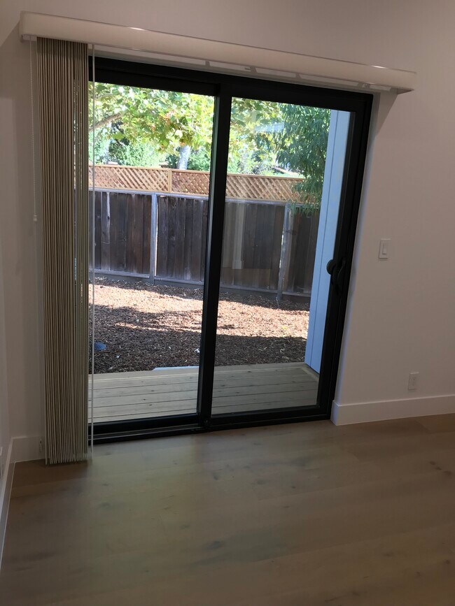 Building Photo - 55 Drake Ct