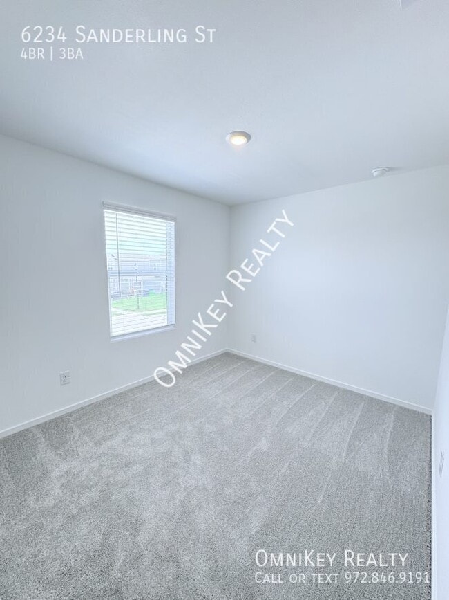 Building Photo - 6234 Sanderling St