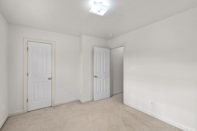 Building Photo - 403 Springwood Dr