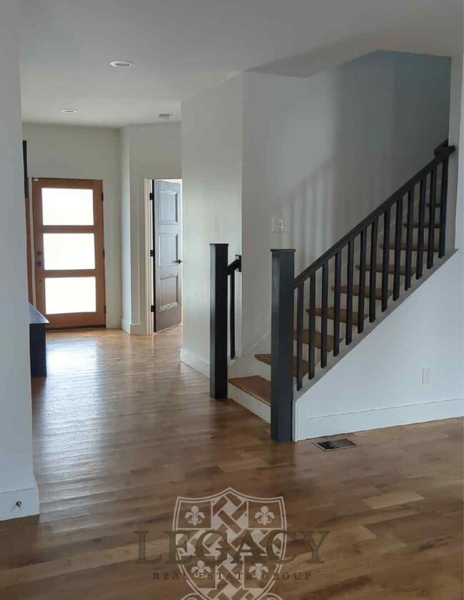 Building Photo - 1710 Nassau St