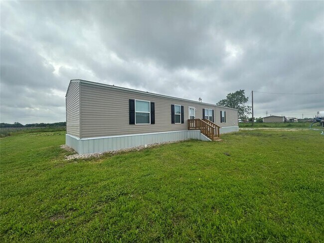 Building Photo - 220 Jay Ln
