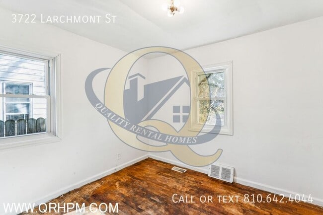 Building Photo - 3722 Larchmont St