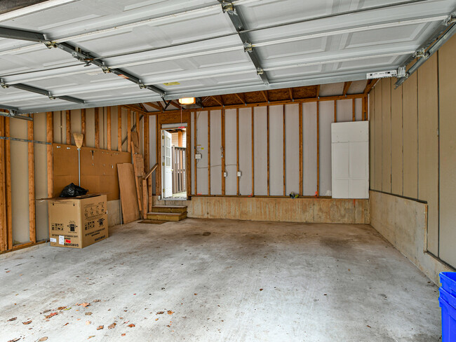 Building Photo - 13407 Rising Sun Ln