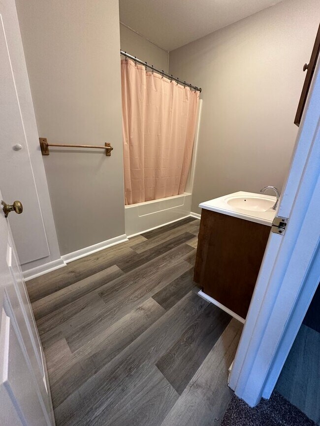 Building Photo - 363 Locust St