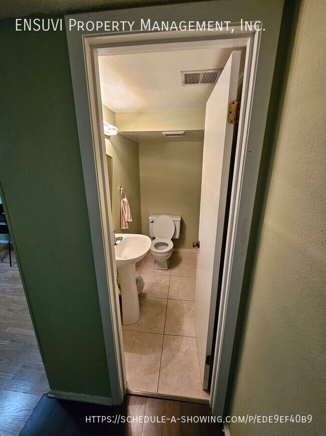 Building Photo - 14452 Reuter Strasse Cir