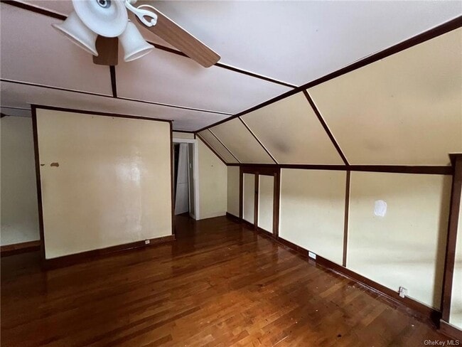 Building Photo - 123 Monhagen Ave