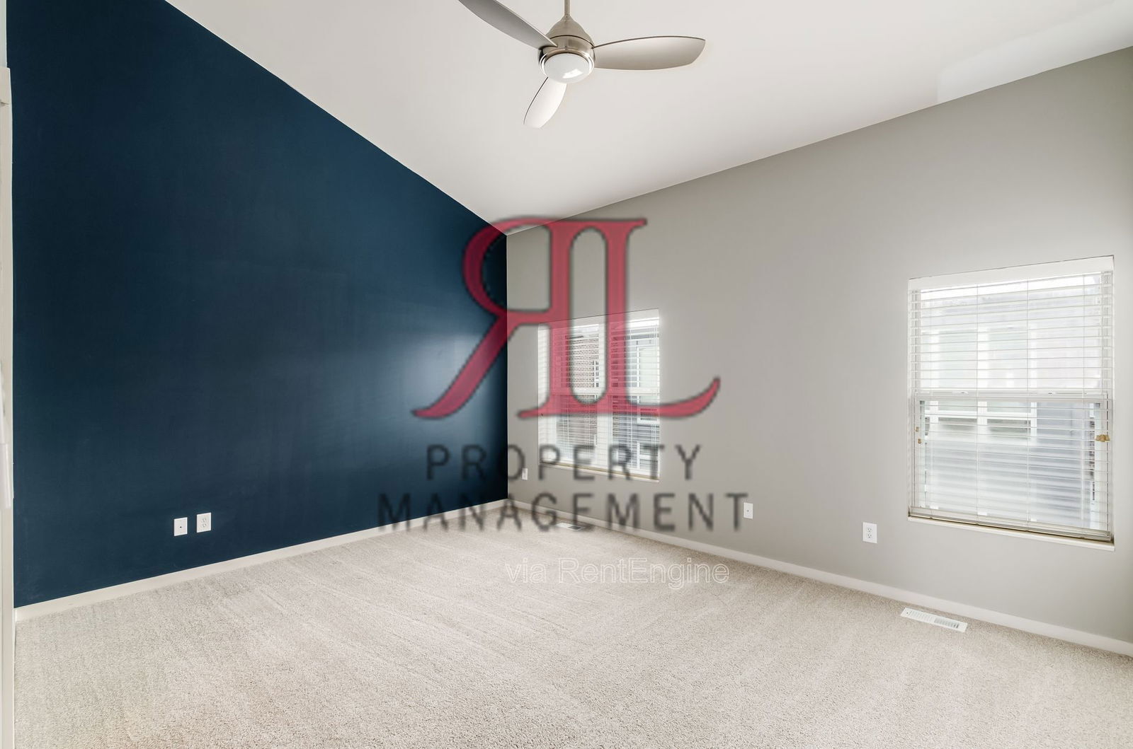 Building Photo - 986 S Front St