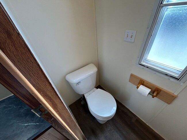 Building Photo - 3 Bed 2 Bath Updated Mobile Home w/ Fenced Yard & Many Amenities