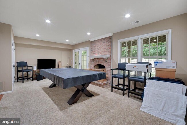 Building Photo - 10159 Castlewood Ln