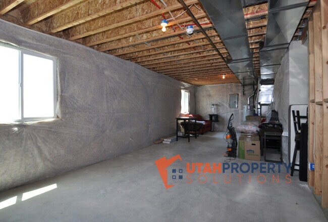 Building Photo - 11533 S Rk Cv
