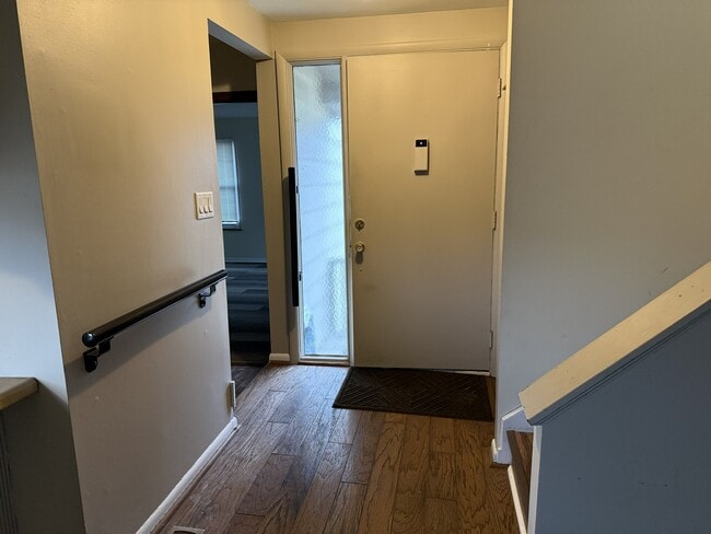 Building Photo - 704 Wakefield Rd