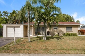Building Photo - 831 NW 43rd Ave