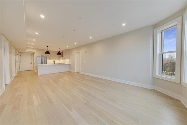 Building Photo - 366 6th St