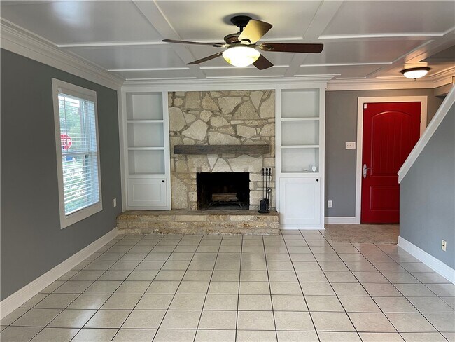 Building Photo - 7415 Shadywood Dr