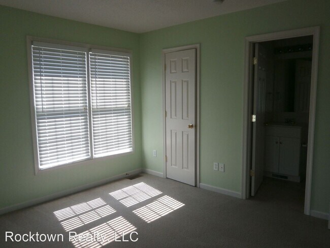 Building Photo - 2 br, 2.5 bath House - 1039 Alexander Hami...