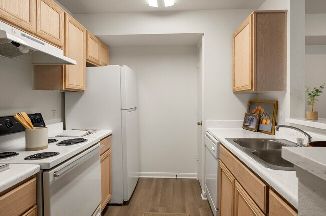 Kitchen - B3 Floorplan - Memorial Heights at Washington