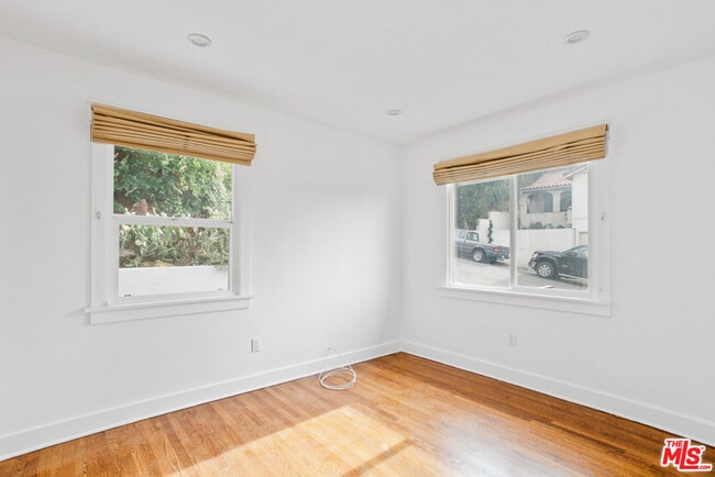 Building Photo - 6217 Poppy Peak Dr