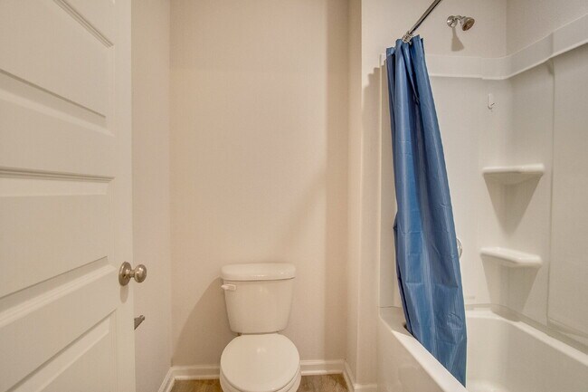 Building Photo - Spacious 5BR Near NAS – Military Half Deposit & $500 Off First Month!