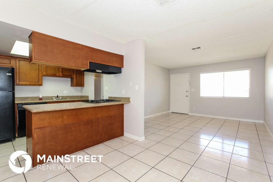 Building Photo - 8435 W Heatherbrae Dr
