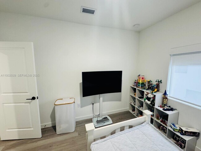 Building Photo - 1312 NW 3rd St