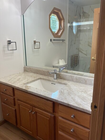 Master Bathroom - 412 11th Cir SE