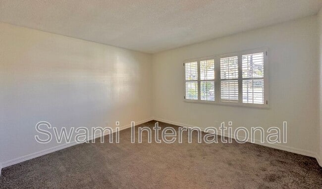 Building Photo - 1820 Avenida Estudiante