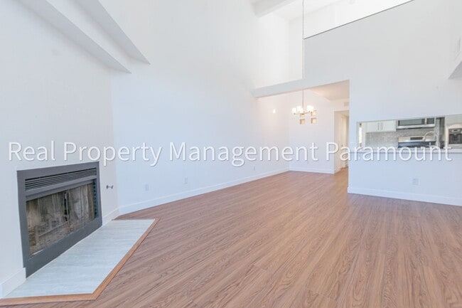 Building Photo - Spectacular 2 Bedroom, 2 Bath Condo with Large Loft flex-space