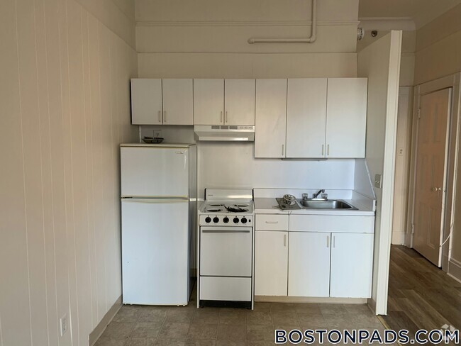 Building Photo - 62 Boylston St