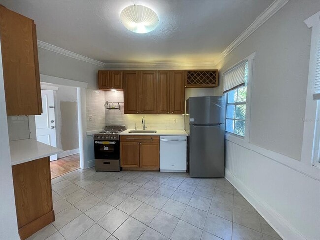 Building Photo - 2305 W Texas Ave