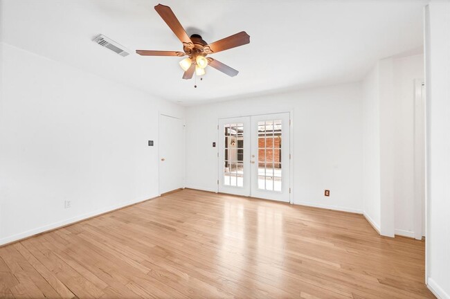 Building Photo - 10166 Hanka Dr
