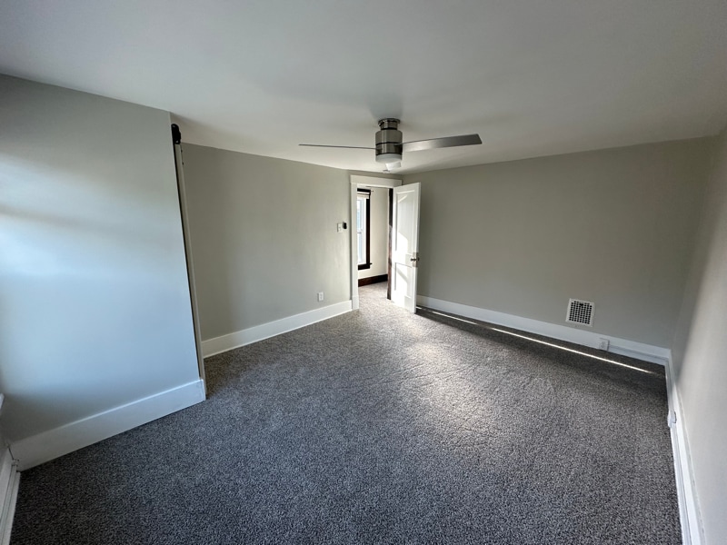 Building Photo - 904 7th Ave