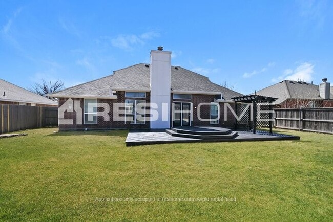 Building Photo - 3813 Crail Dr