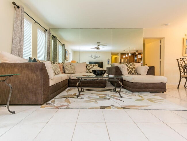 Building Photo - 4930 NE 27th Ave