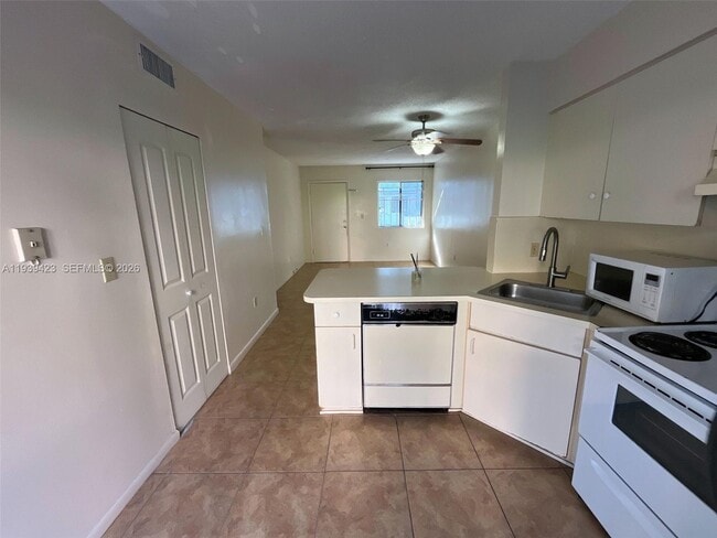 Building Photo - 5300 W 21st Ct