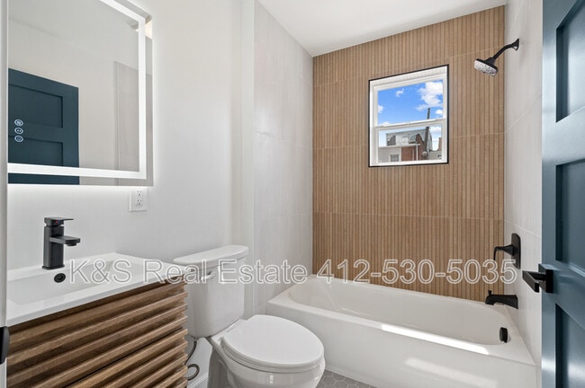 Building Photo - 417 Dargan St