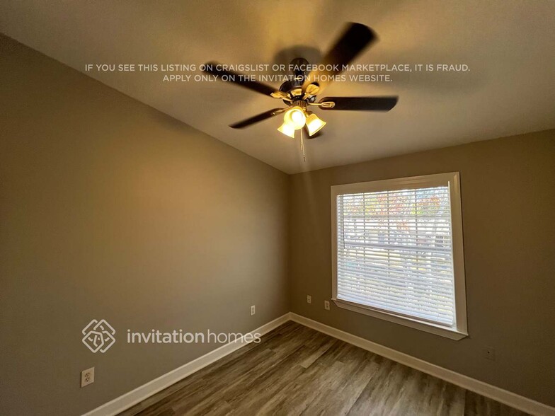 Building Photo - 102 Carol Susan Ln