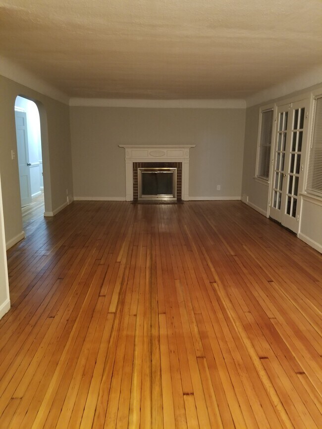 Building Photo - 1695 Donwell Dr