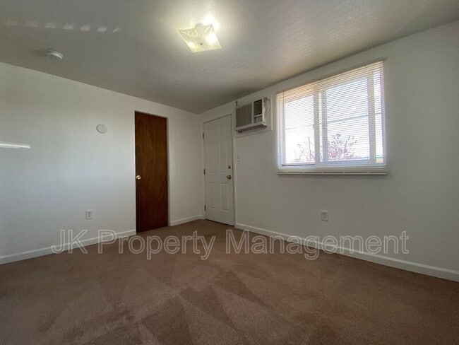 Building Photo - 4000 Ella Ave