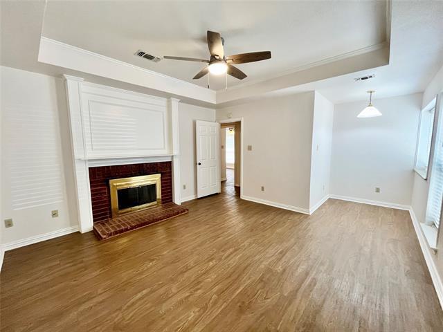 Building Photo - 6105 Paradise Dr