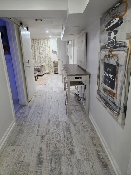 Building Photo - 2080 E Roxboro Rd NE