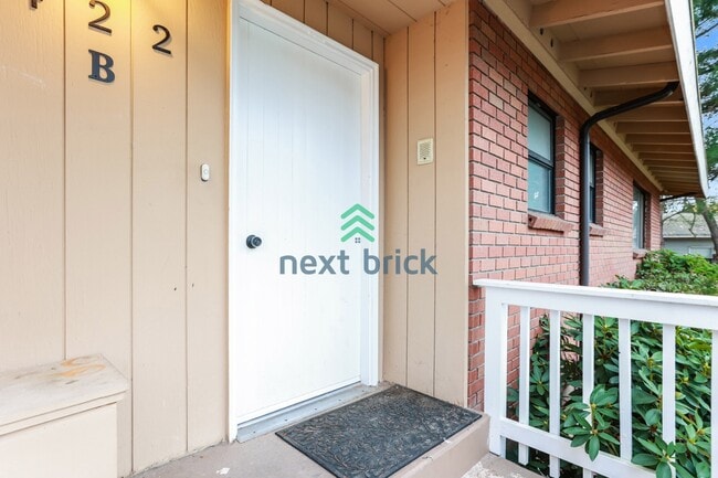 Building Photo - Stunning cul-de-sac residence near Odle Middle School and Bellevue Aquatic Center!